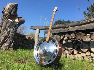 Cigarbox Guitar, dreisaitige Gitarre, drei saiten gitarre, hubcap Guitar, Radkappen Gitarre Mercedes