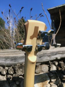 Cigarbox Guitar, dreisaitige Gitarre, drei saiten gitarre, hubcap Guitar, Radkappen Gitarre Mercedes