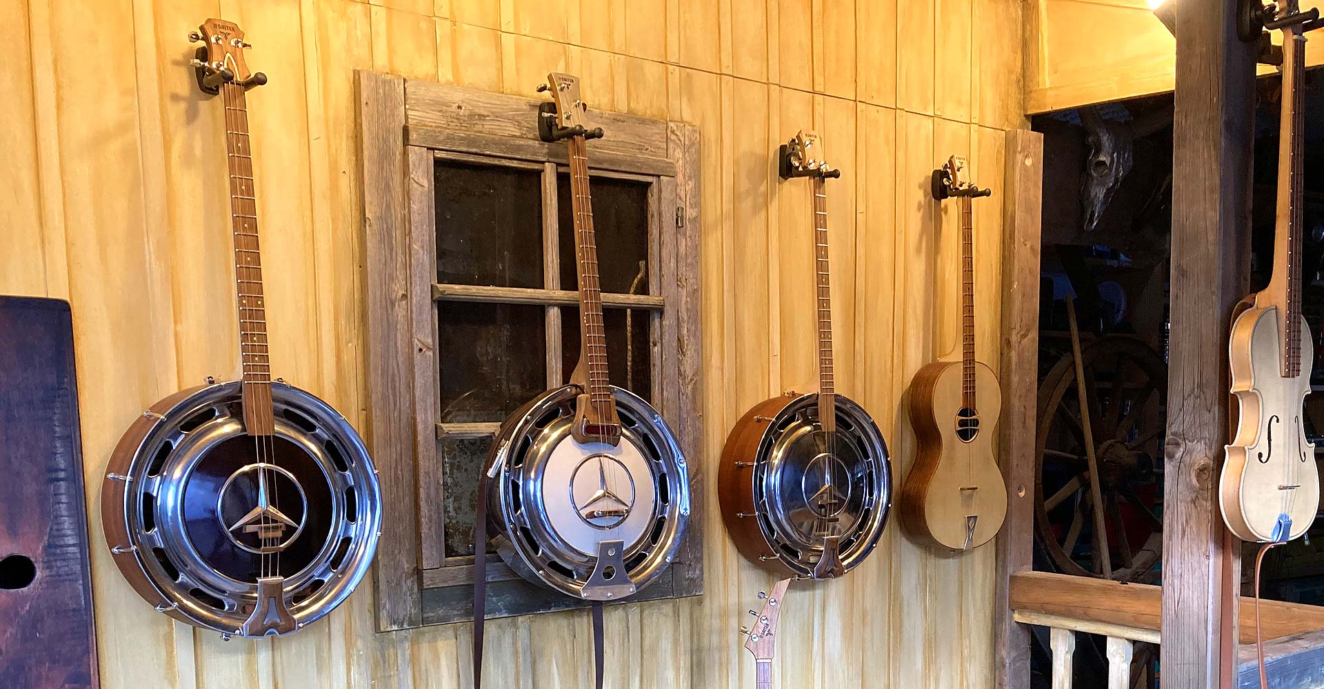 Mercedes Hubcap Guitars uns Parlor Gitarren von 3Saiter. Exklusive Gitarren in exzellenter Handarbeit.